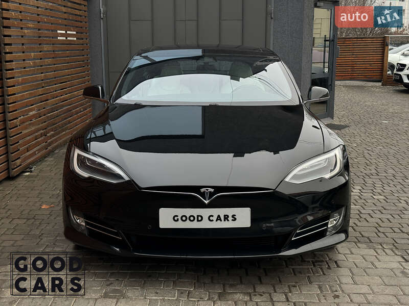 Tesla Model s (2017)