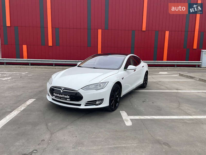 Tesla Model s (2013)