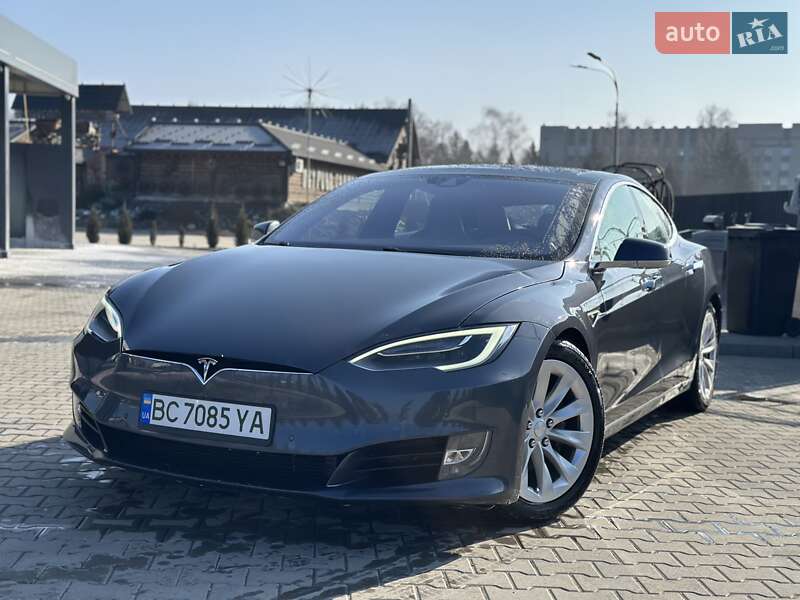 Tesla Model s (2016)