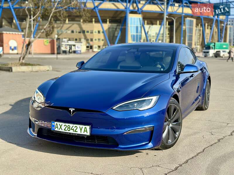 Tesla Model s (2021)