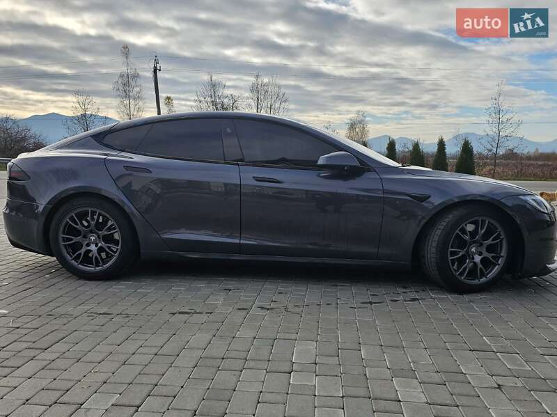 Tesla Model s (2023)