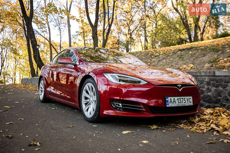 Tesla Model s (2016)