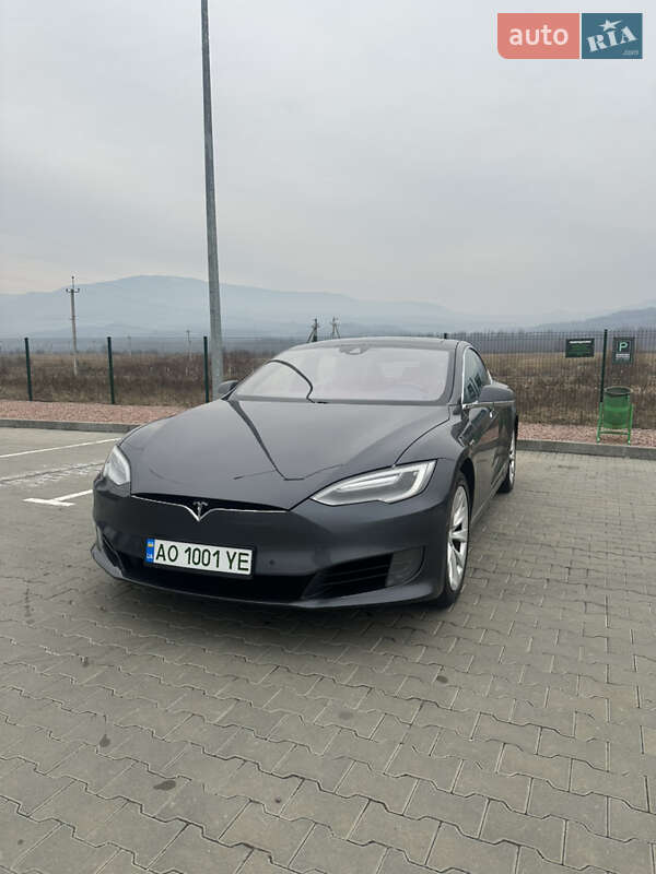 Tesla Model s (2016)