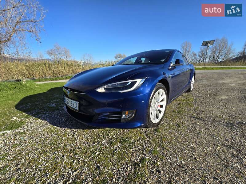 Tesla Model s (2016)