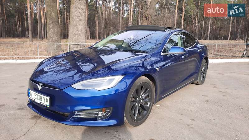 Tesla Model s (2016)