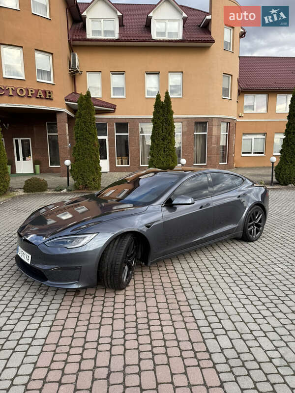 Tesla Model s (2021)