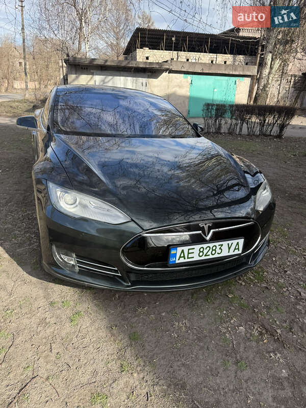 Tesla Model s (2013)
