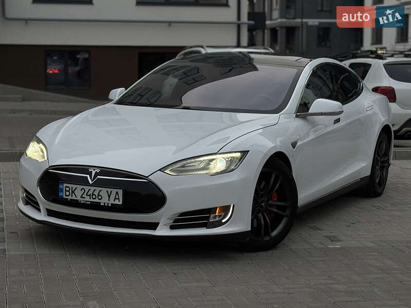 Tesla Model s (2013)