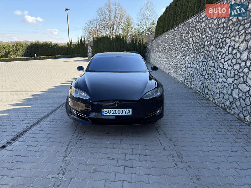 Tesla Model s (2013)