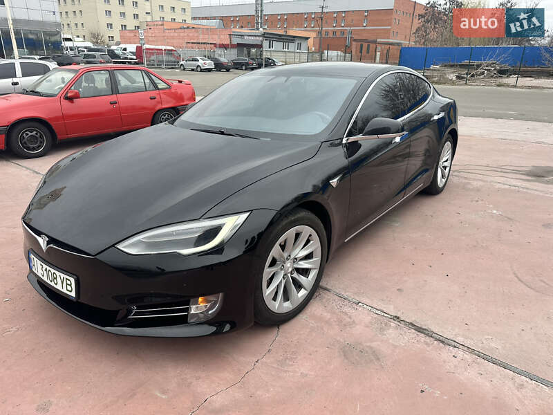 Tesla Model s (2017)