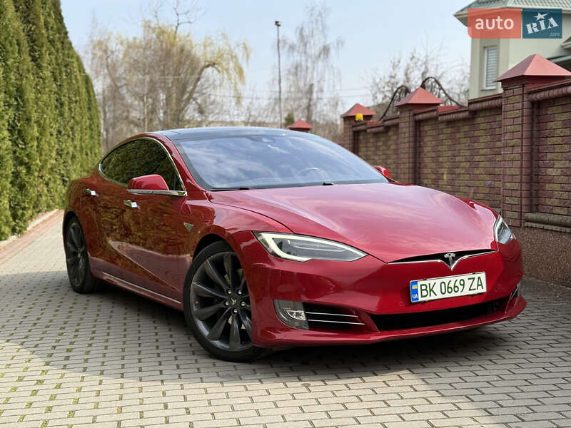 Tesla Model s (2016)