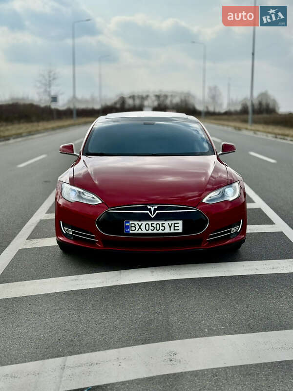 Tesla Model s (2013)