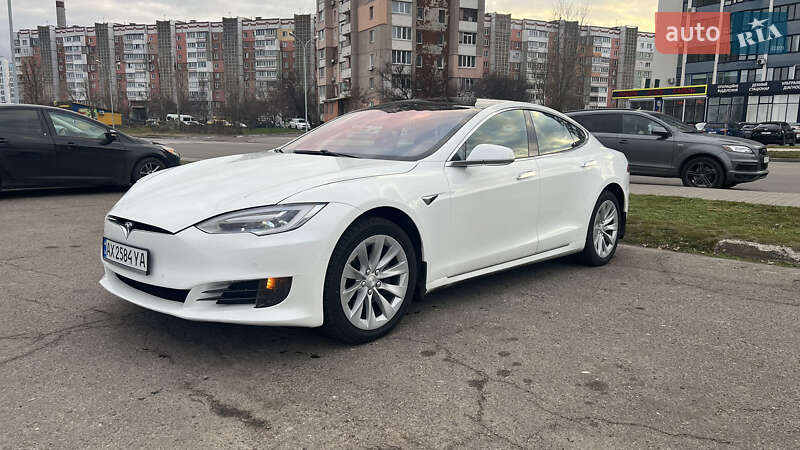 Tesla Model s (2017)