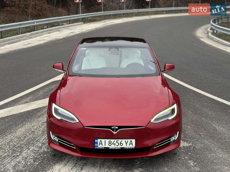 Tesla Model s (2017)