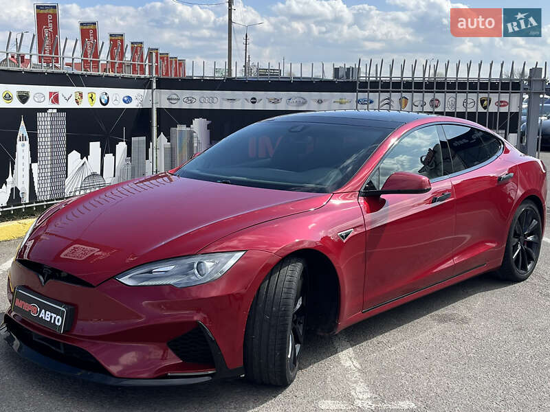 Tesla Model s (2015)