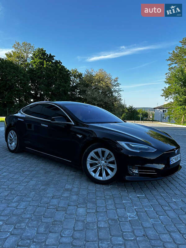 Tesla Model s (2016)