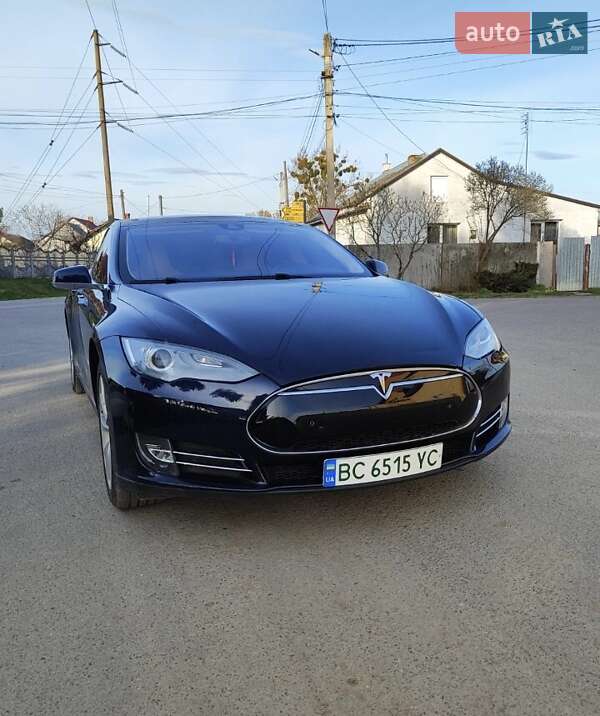 Tesla Model s (2014)