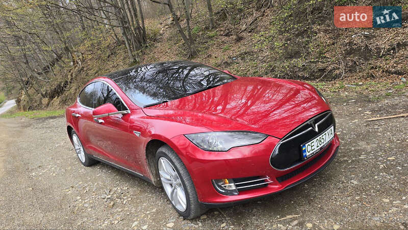 Tesla Model s (2014)