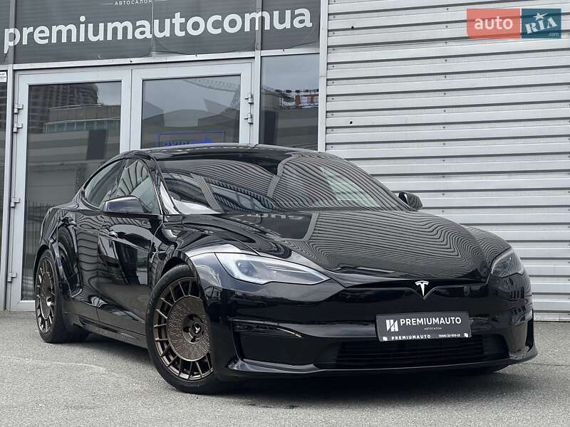 Tesla Model s (2023)
