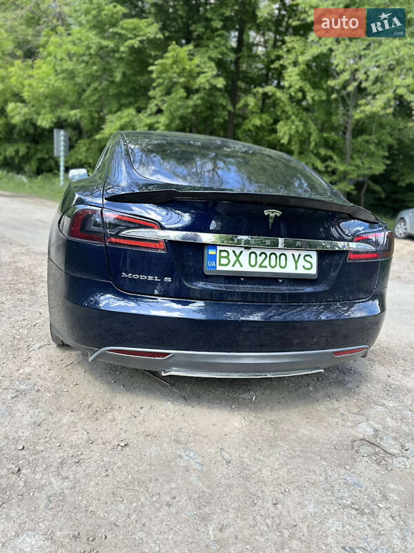 Tesla Model s (2013)