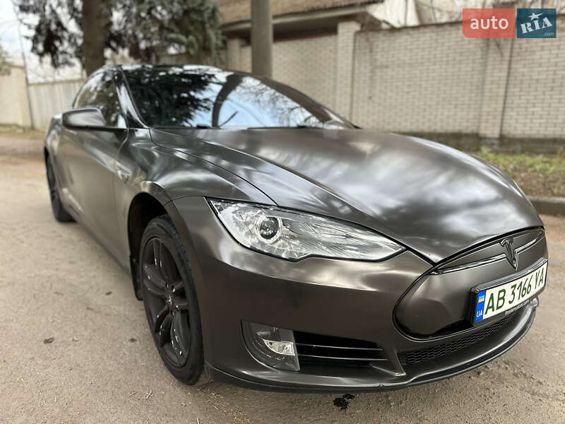 Tesla Model s (2014)