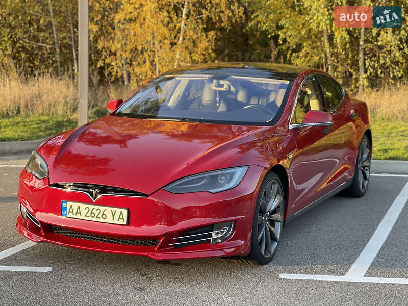 Tesla Model s (2013)