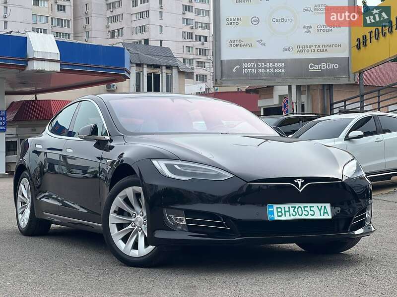 Tesla Model s (2019)