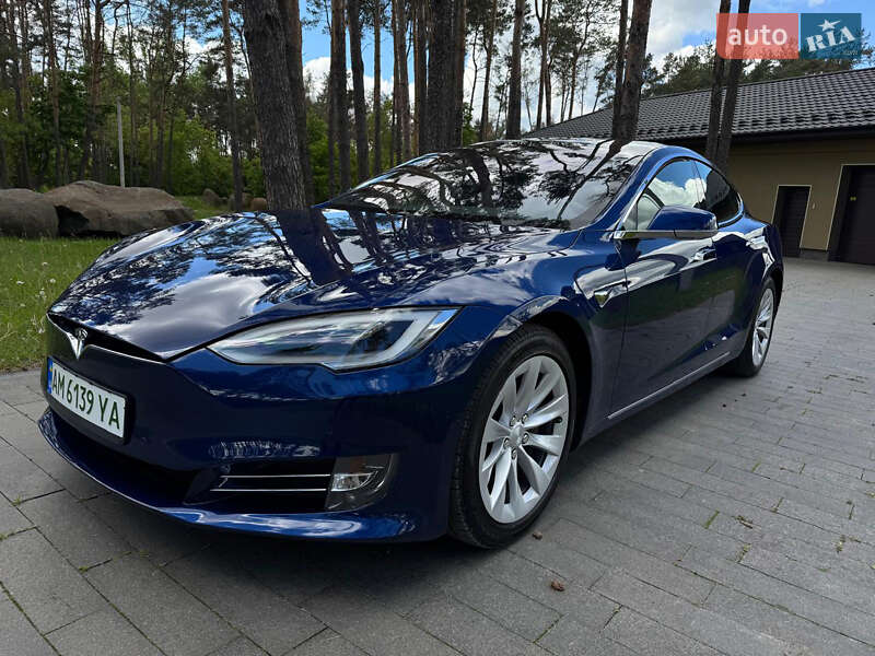 Tesla Model s (2020)