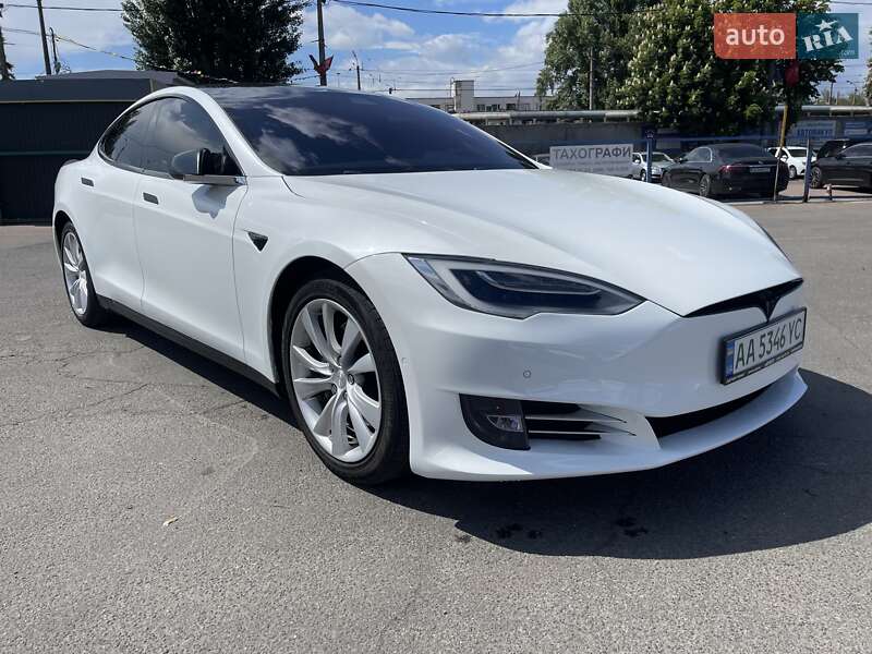Tesla Model s (2017)