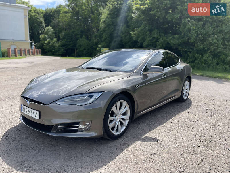 Tesla Model s (2016)