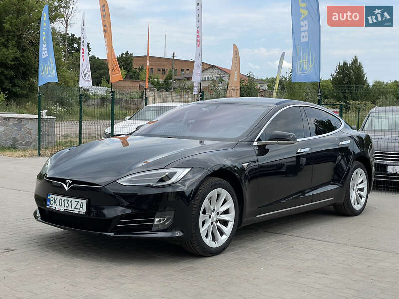 Tesla Model s (2018)