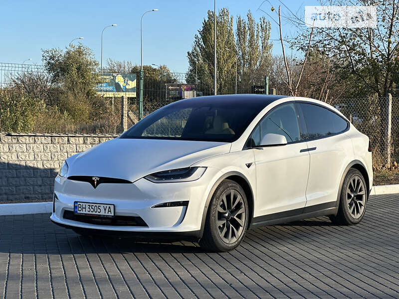 Tesla Model x (2022)