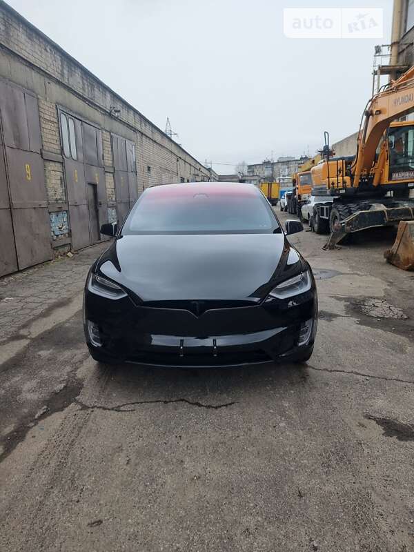 Tesla Model x (2016)