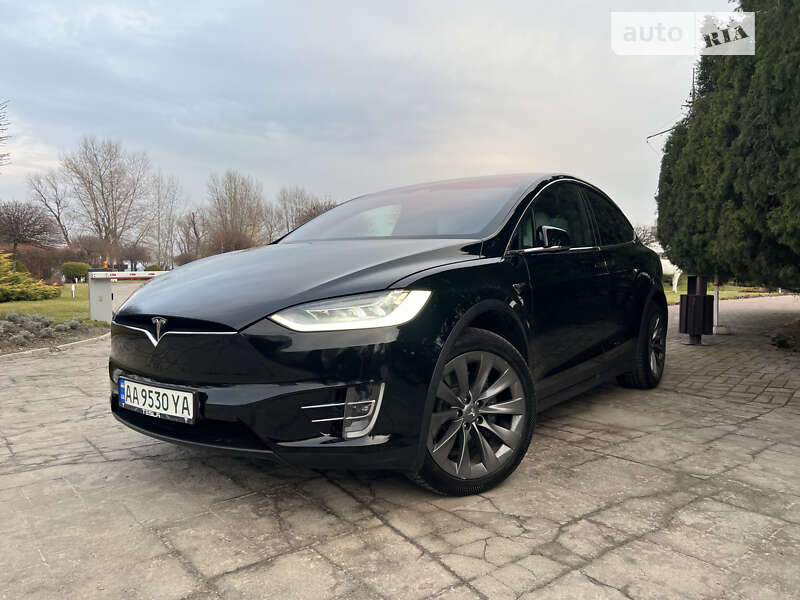 Tesla Model x (2020)
