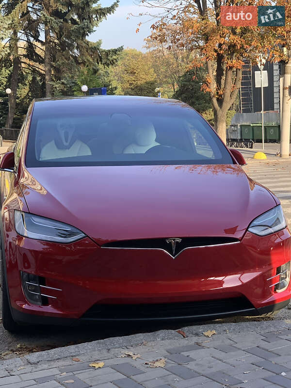 Tesla Model x (2017)