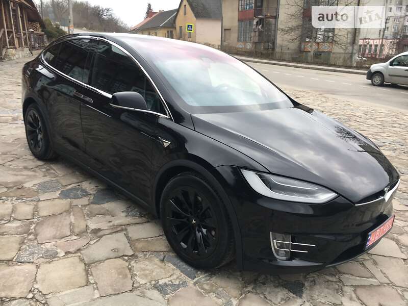 Tesla Model x (2017)