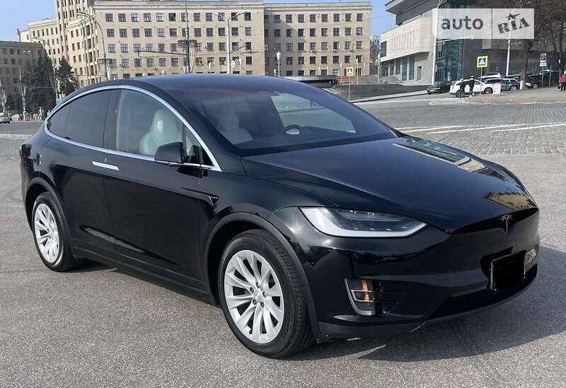 Tesla Model x (2017)