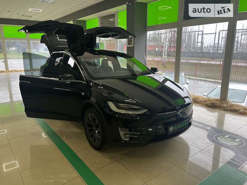 Tesla Model x (2017)