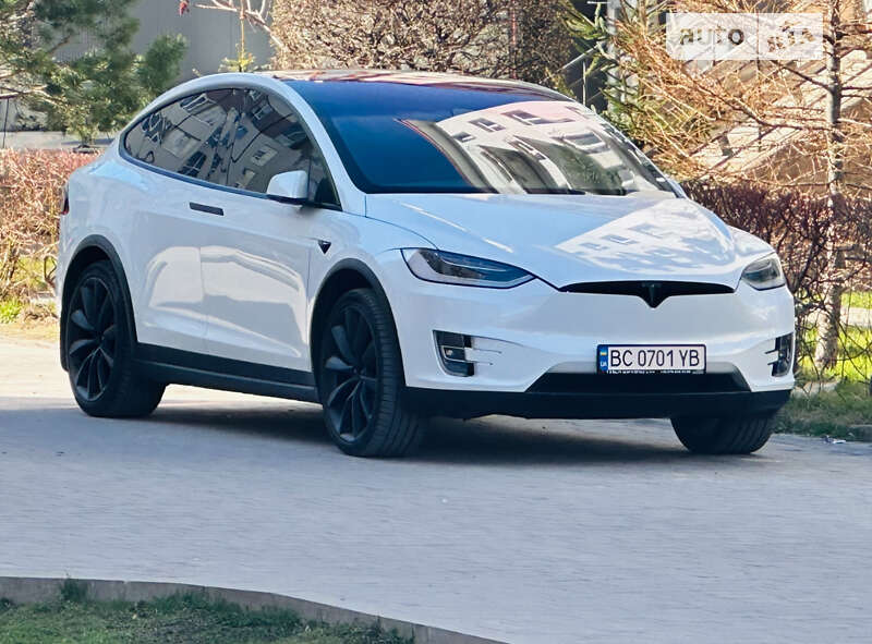Tesla Model x (2019)