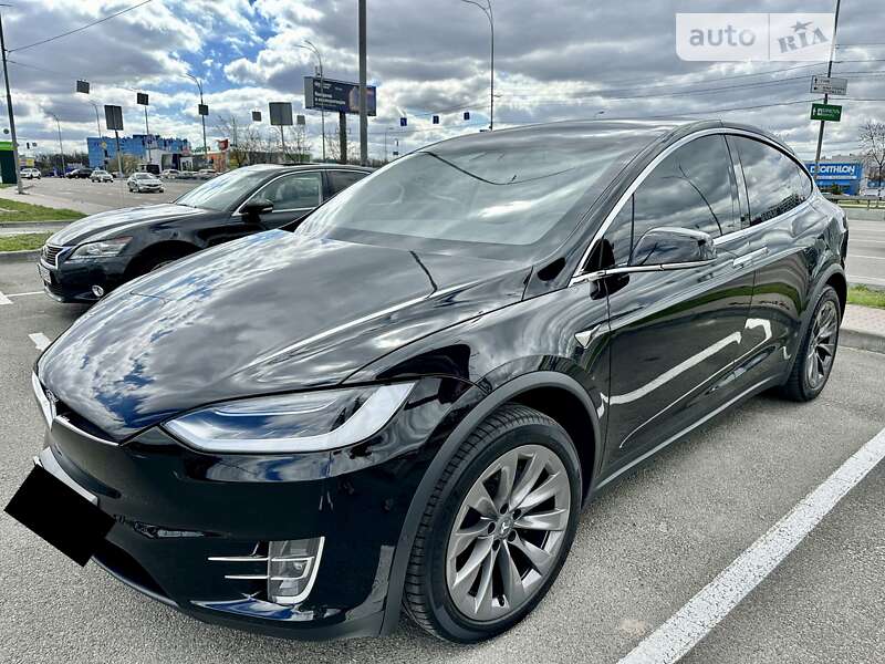 Tesla Model x (2019)