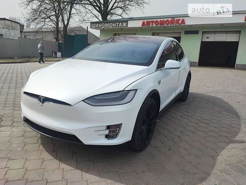 Tesla Model x (2019)