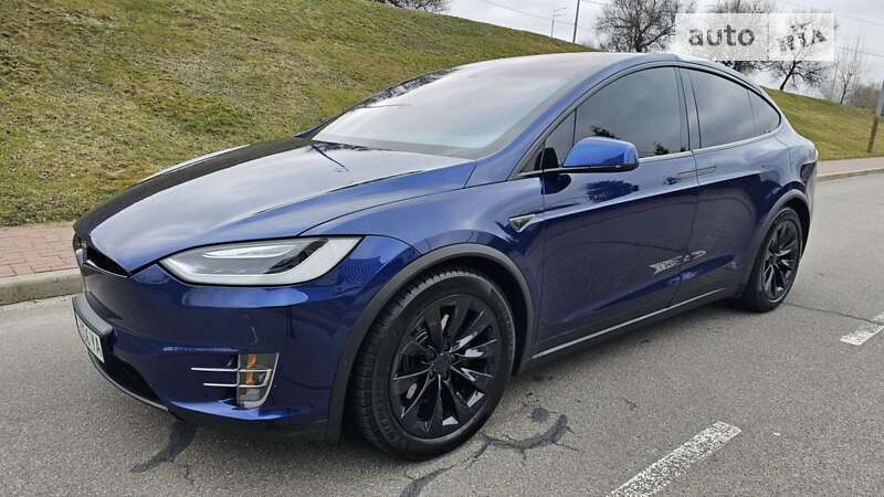 Tesla Model x (2016)