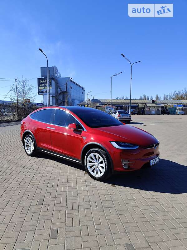 Tesla Model x (2016)