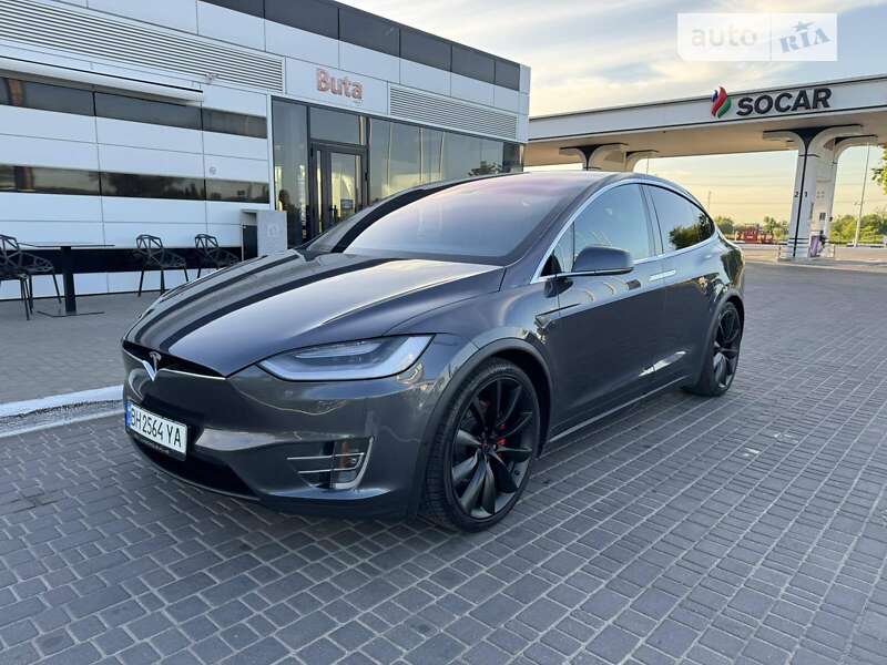 Tesla Model x (2016)