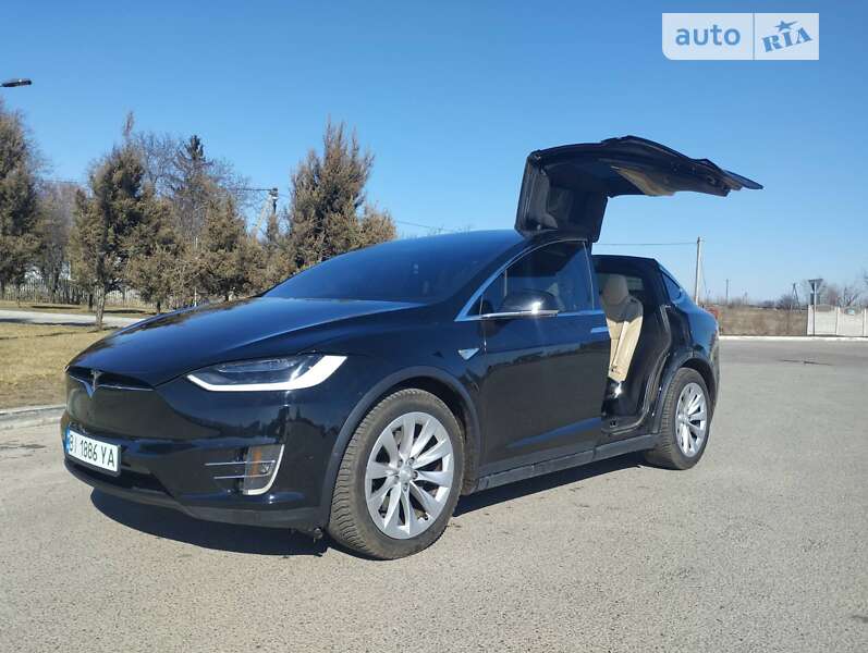 Tesla Model x (2016)