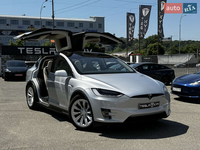 Tesla Model x (2018)