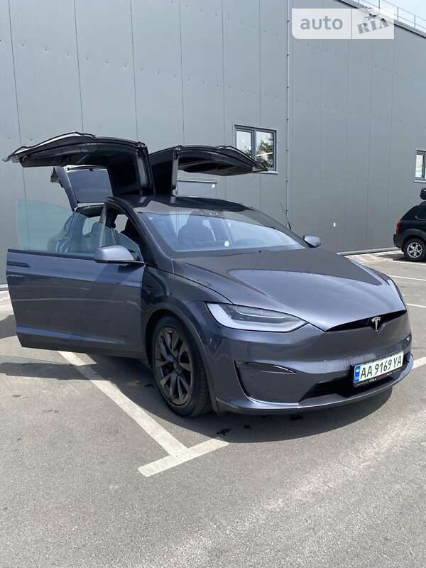 Tesla Model x (2022)