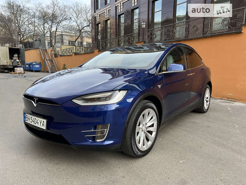 Tesla Model x (2016)