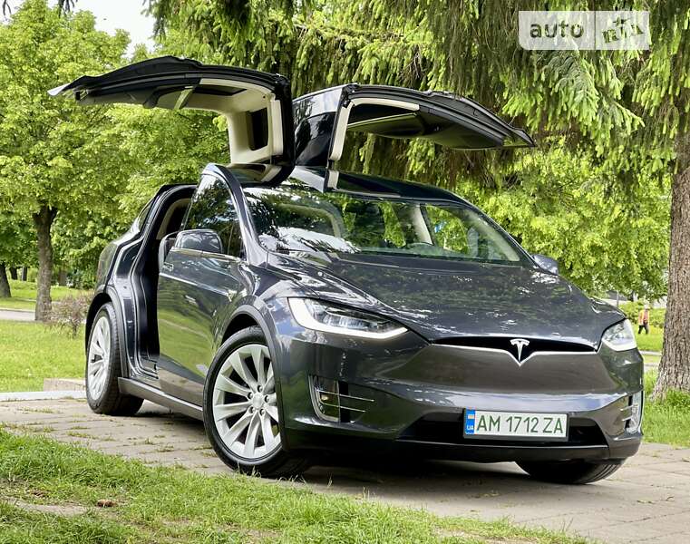 Tesla Model x (2018)