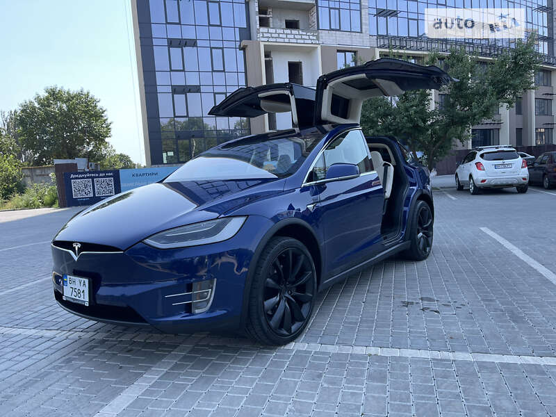 Tesla Model x (2019)